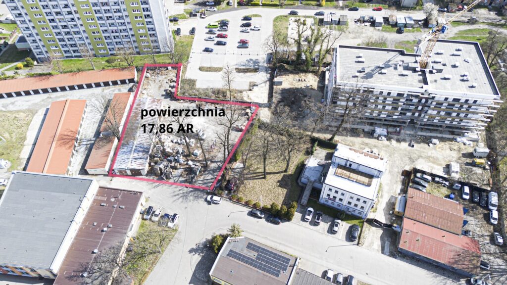 700 m² - wielofunkcyjny lokal w placem i magazynem - zdjęcie 11