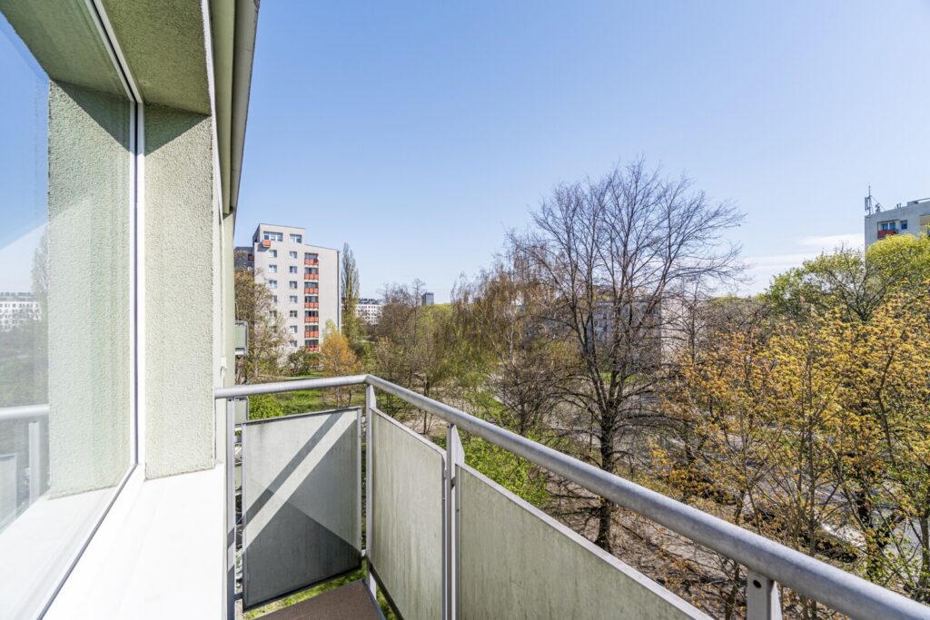 Słoneczna kawalerka z balkonem na Woli - zdjęcie 7