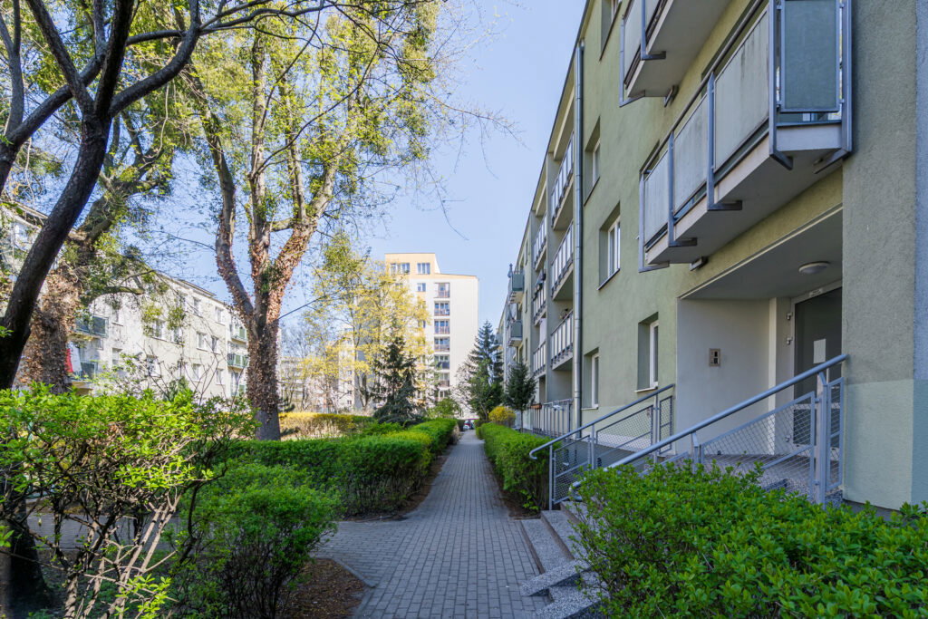 Słoneczna kawalerka z balkonem na Woli - zdjęcie 11