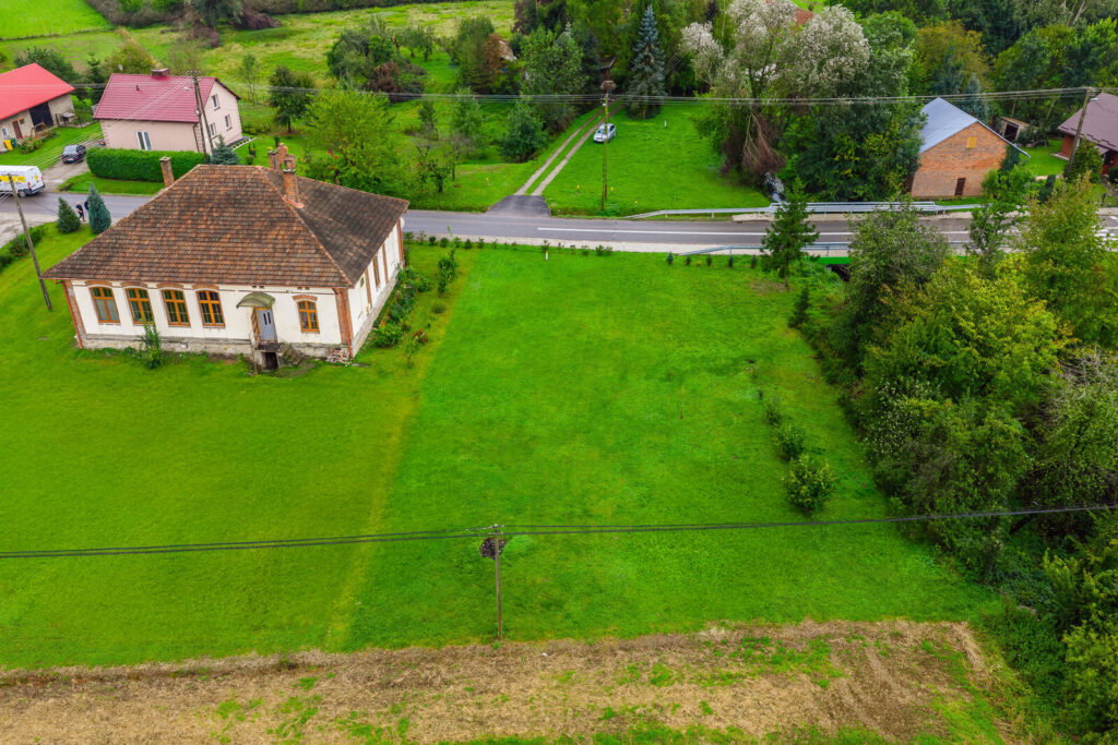 Stylowy dworek z historią i potencjałem - zdjęcie 14