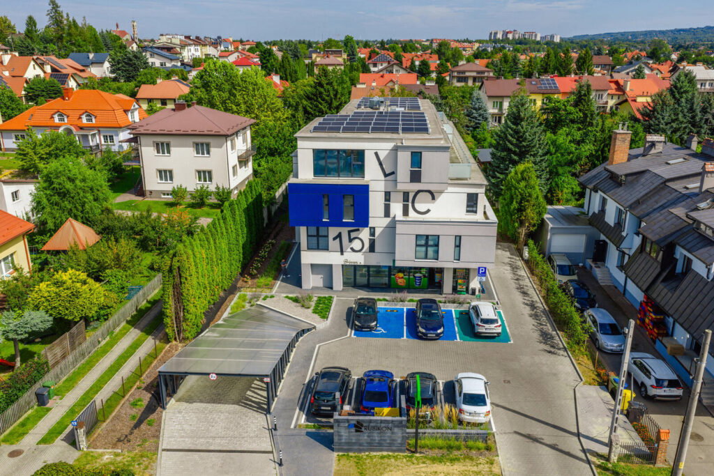 Lokal z dużą witryną, sklep Żabka - zdjęcie 4