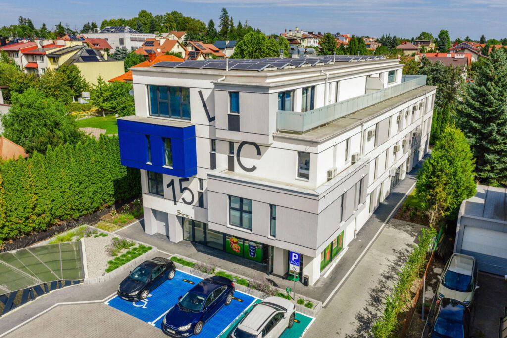 Lokal z dużą witryną, sklep Żabka - zdjęcie 5
