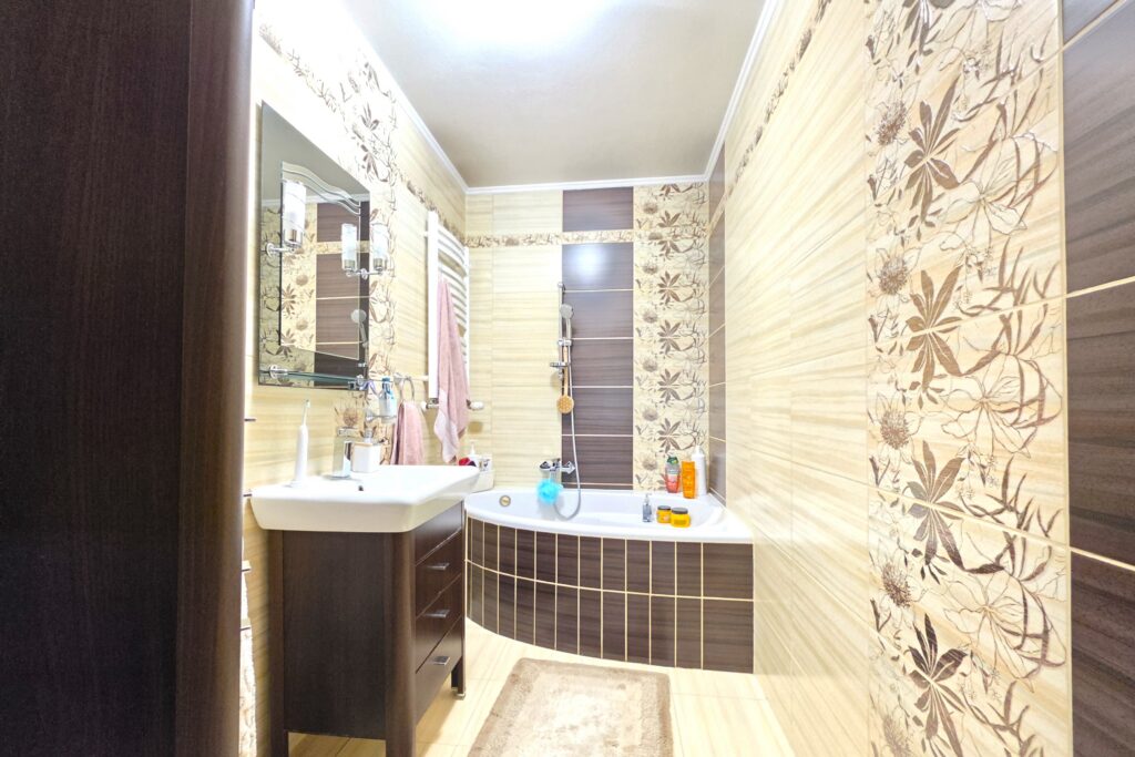 Dom z gotową przestrzenią pod biznes- 280 m2 - zdjęcie 14