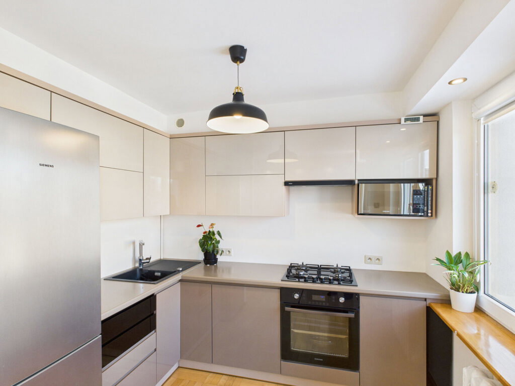 Ciche 3 pokoje 49 m2, balkon, klimatyzacja - zdjęcie 1