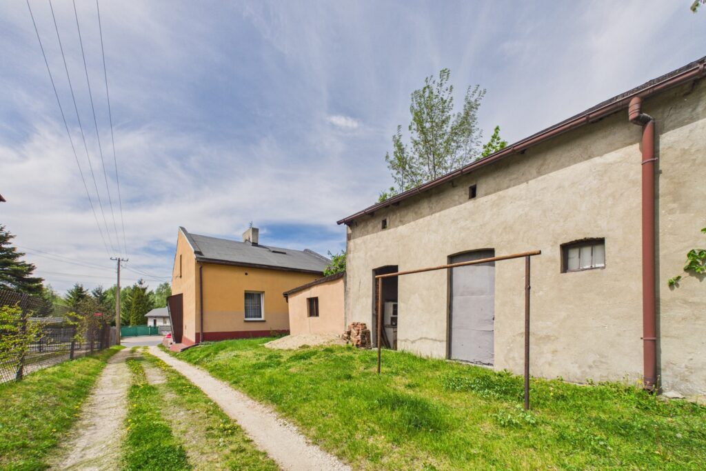 Dom parterowy w Radomsku - zdjęcie 3