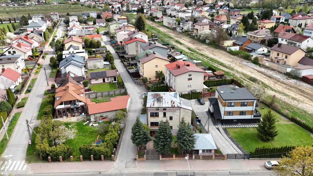 Dom i budynek usługowy Ostrowiec Św. Świętokrzyska - zdjęcie 31
