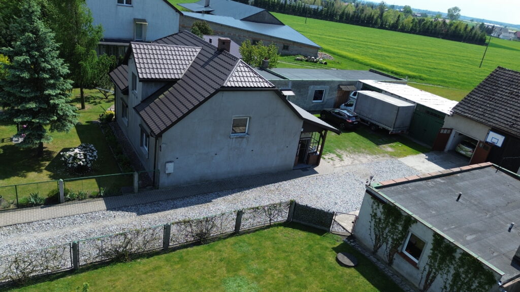 Dom 150 m2+ 3  budynki na dział. gosp./magazyn - zdjęcie 2