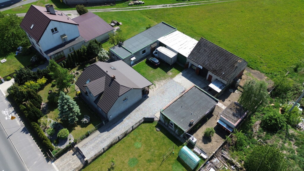 Dom 150 m2+ 3  budynki na dział. gosp./magazyn - zdjęcie 1