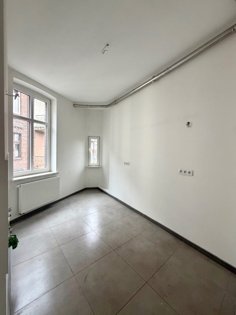 Wyremontowane i przestronne - 87m - Pl. Wolności 2 - zdjęcie 9