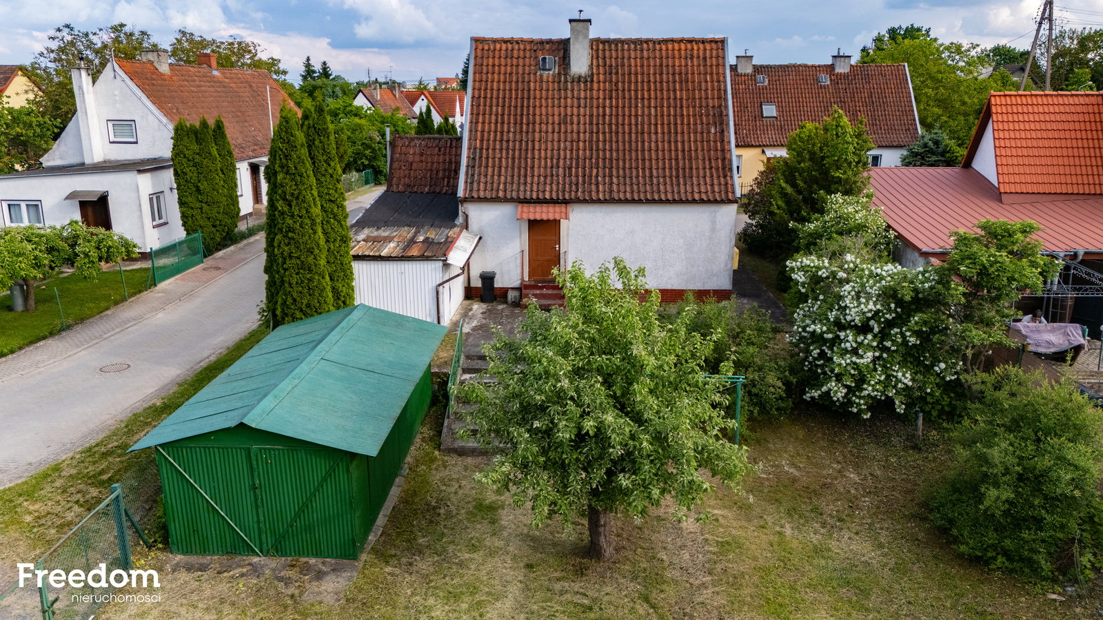 Dom z dużą działką i ogromnym potencjałem.