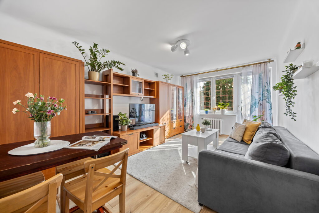 2 pokoje po remoncie | Balkon | 220 m do PKP - zdjęcie 1