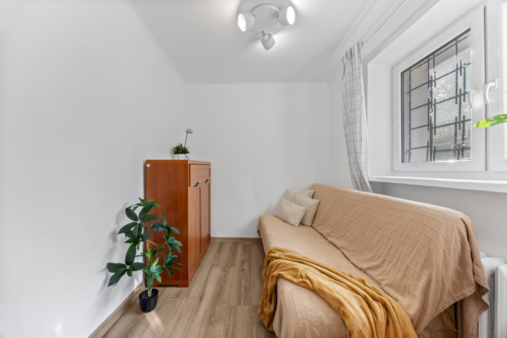 2 pokoje po remoncie | Balkon | 220 m do PKP - zdjęcie 9
