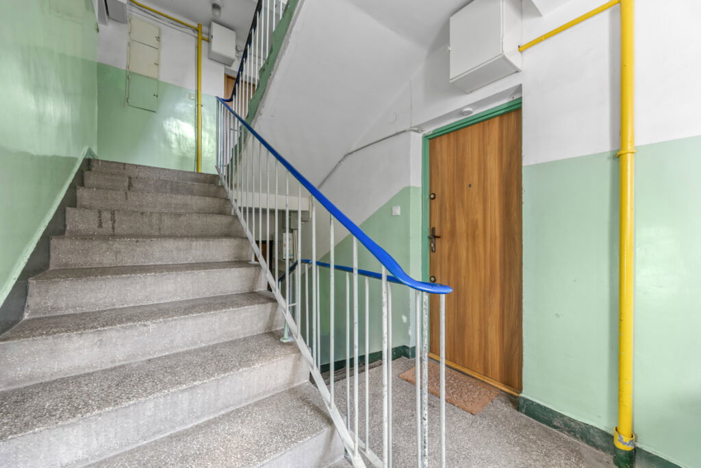 2 pokoje po remoncie | Balkon | 220 m do PKP - zdjęcie 12