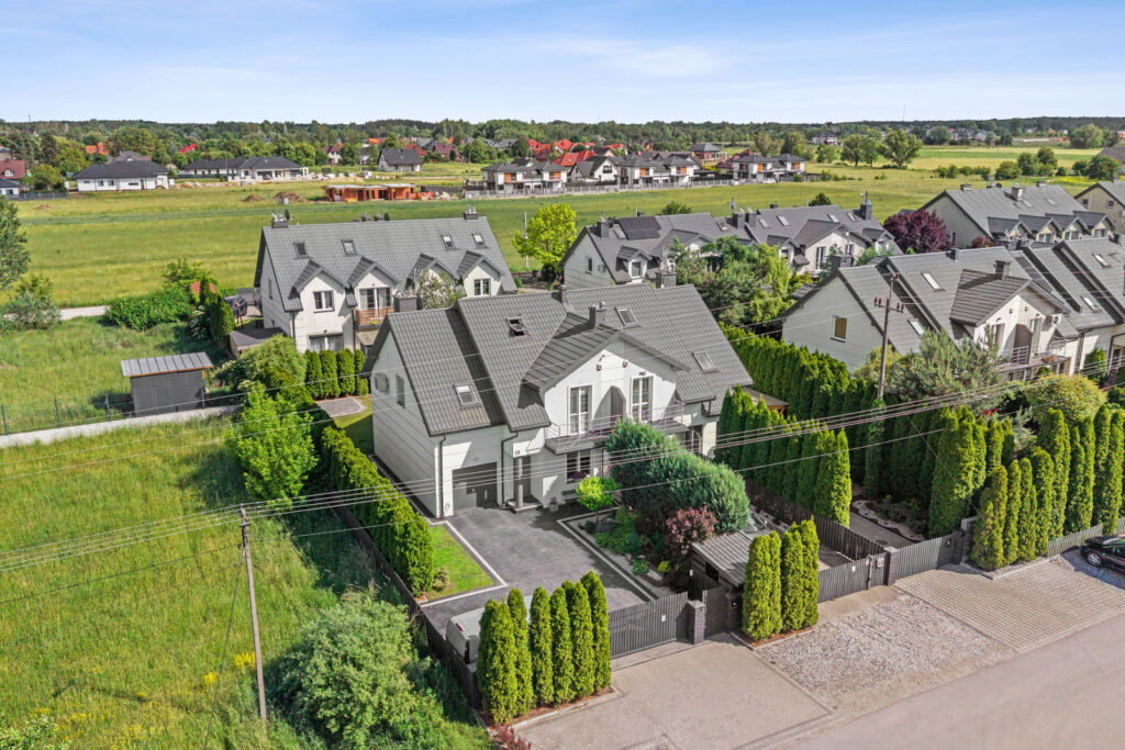Zadbany bliźniak 157 m² z pięknym ogrodem i klimat - zdjęcie 17