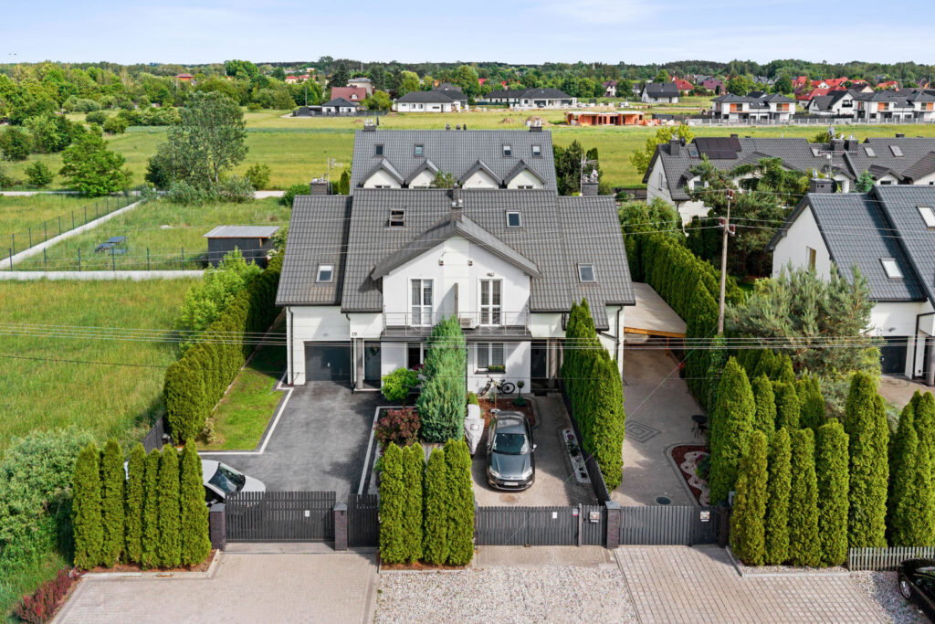 Zadbany bliźniak 157 m² z pięknym ogrodem i klimat - zdjęcie 20