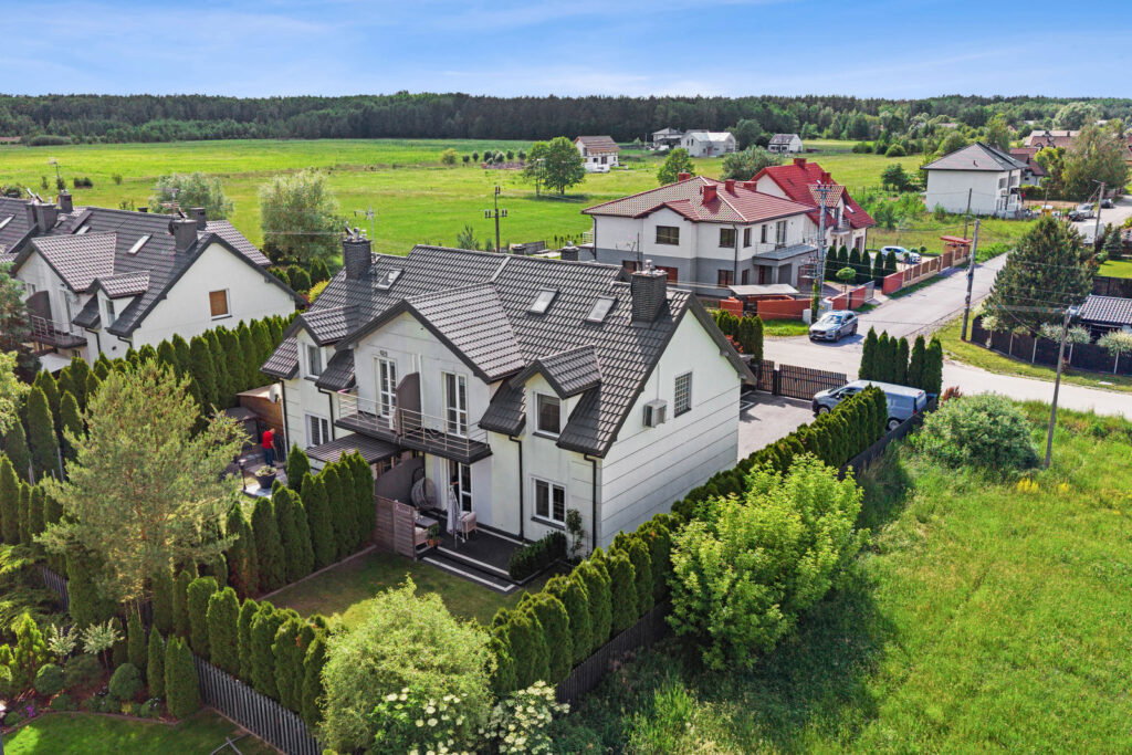 Zadbany bliźniak 157 m² z pięknym ogrodem i klimat - zdjęcie 18
