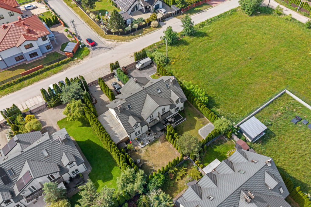 Zadbany bliźniak 157 m² z pięknym ogrodem i klimat - zdjęcie 21