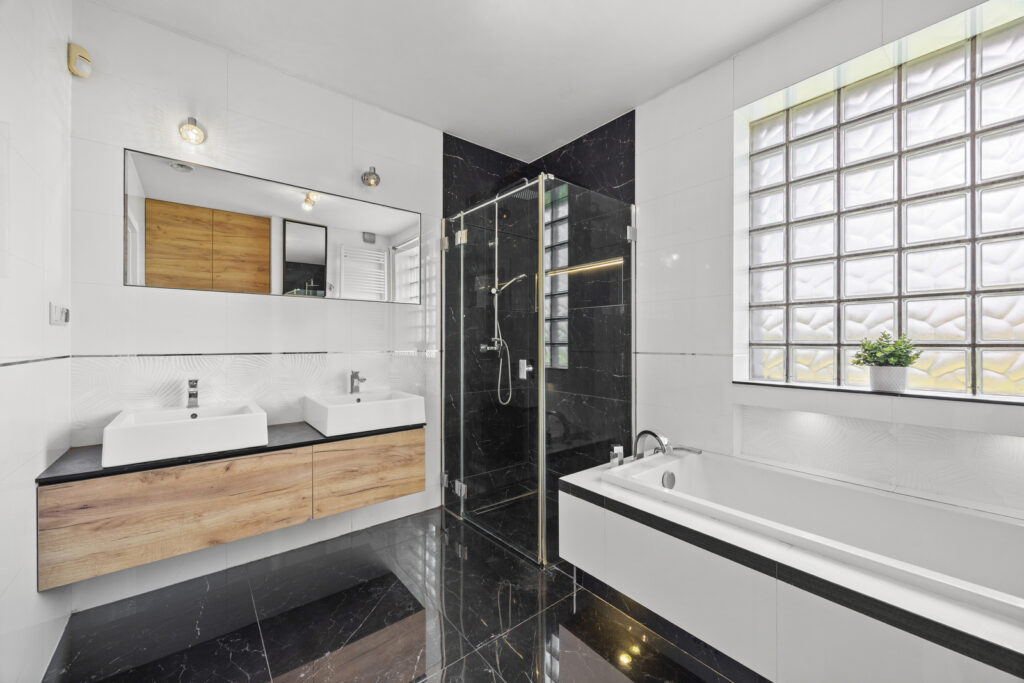 Zadbany bliźniak 157 m² z pięknym ogrodem i klimat - zdjęcie 12