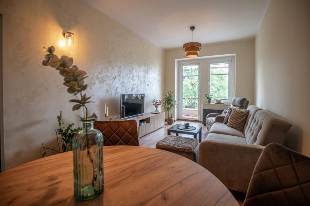 Mieszkanie 3 pokoje, 67 m², balkon - zdjęcie 2