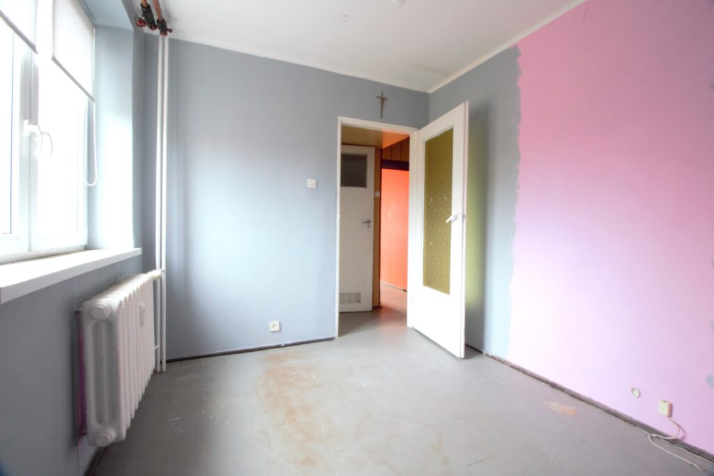 60 m2 2 piętro do remontu - zdjęcie 1
