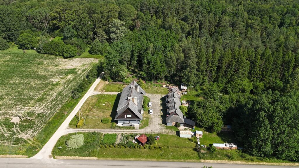 Dwupoziomowe mieszkanie z garażem i ogrodem - zdjęcie 3