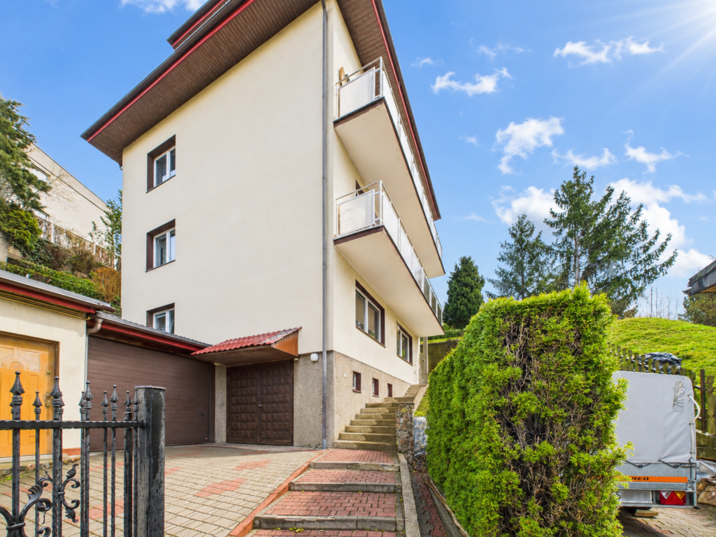 Dom z 4 mieszkaniami – blisko centrum - zdjęcie 3