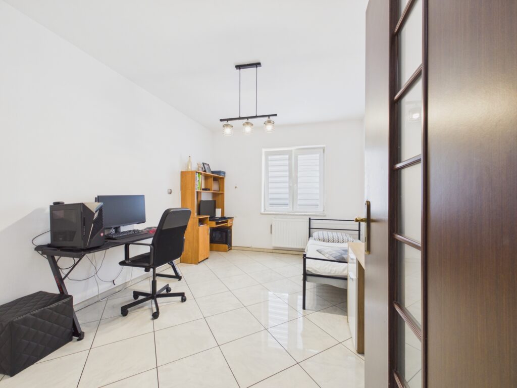Komfortowy dom 206 m² Brody gm. Końskie - zdjęcie 12
