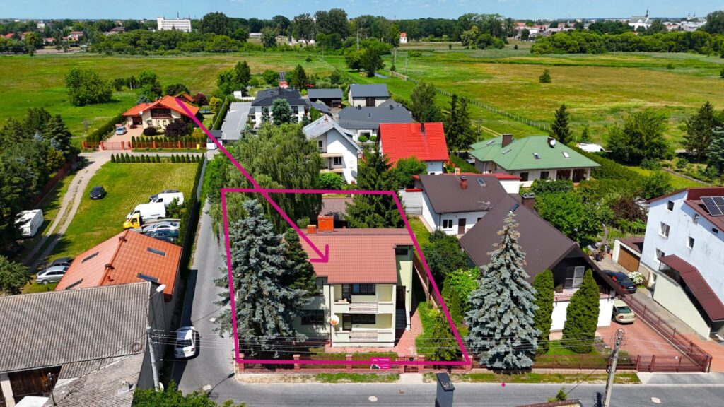 Dom na sprzedaż w Bialej Podlaskiej, pow. 155m2 - zdjęcie 1