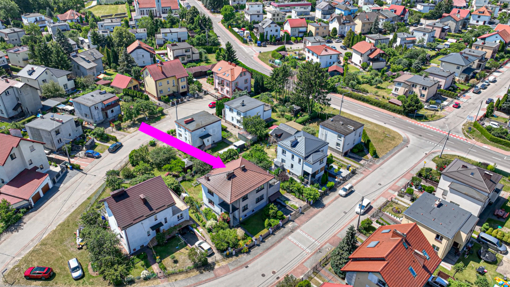 Dom z ogrodem i niezależnym mieszkaniem. - zdjęcie 8