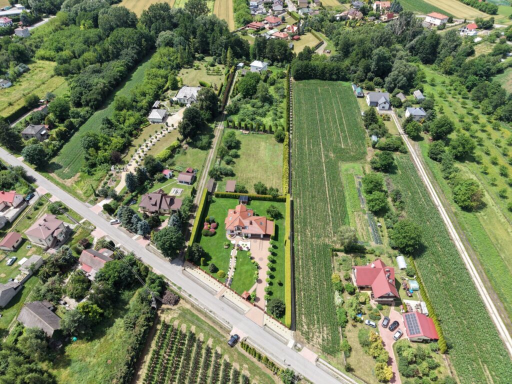 Zadbany dom 3-pokojowy w Szewnie, działka 65 arów - zdjęcie 14