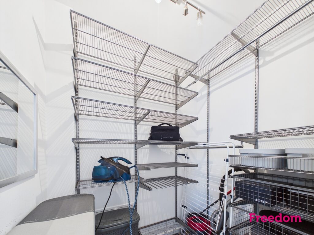 Apartament klasy Premium w sercu Koszalina - garaż - zdjęcie 6