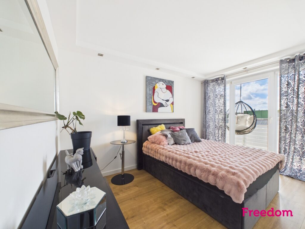 Apartament klasy Premium w sercu Koszalina - garaż - zdjęcie 2