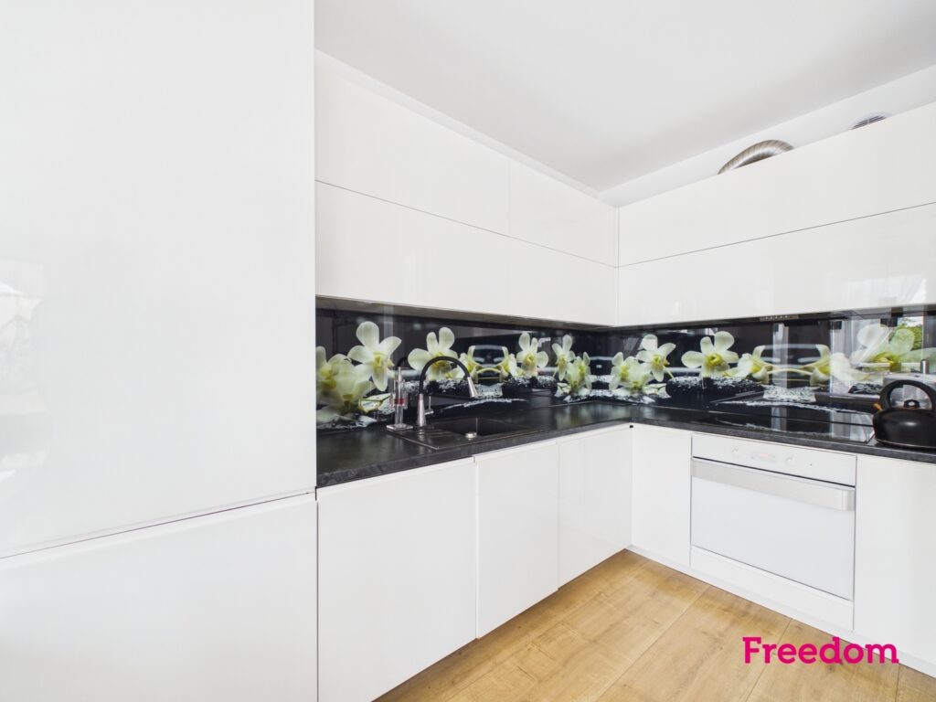 Apartament klasy Premium w sercu Koszalina - garaż - zdjęcie 3