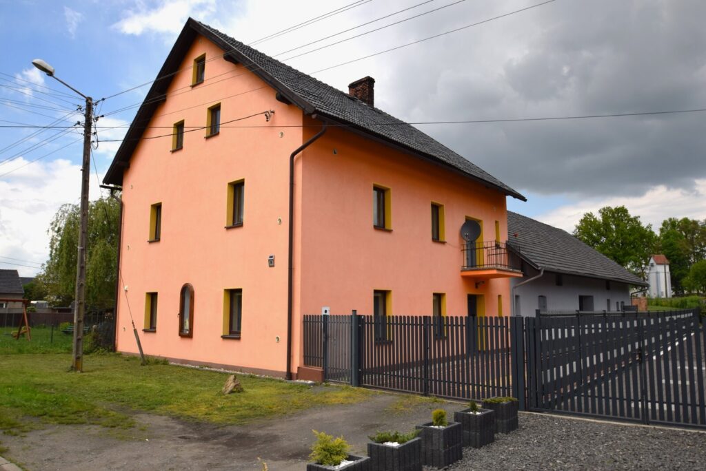 Dom na sprzedaż - zdjęcie 1