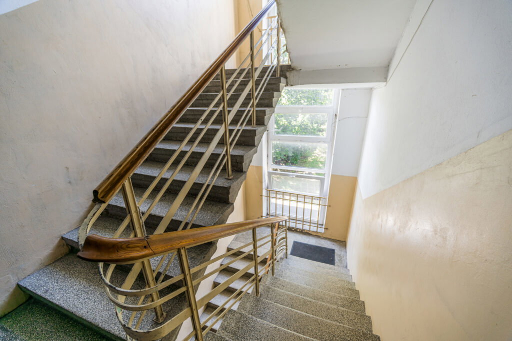 Kawalerka w kamienicy na Szaserów 85 - zdjęcie 12
