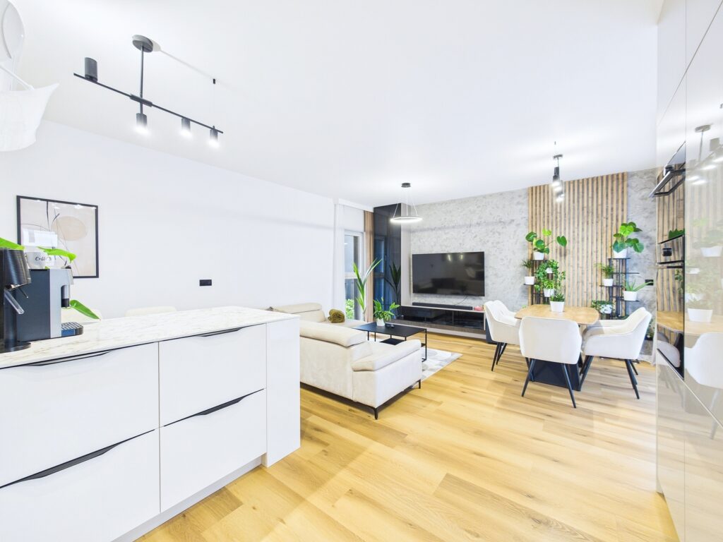 wyposażone, 3pokoje, balkon 15m2, Ceglana 57 - zdjęcie 2