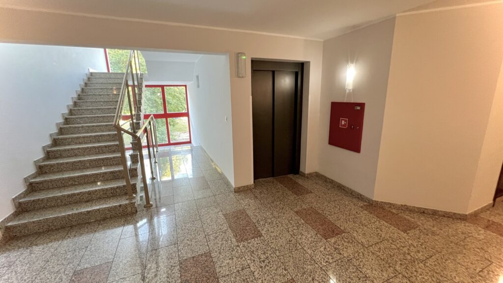 Imponująca przestrzeń apartamentu ul. Zdrojowa. - zdjęcie 18