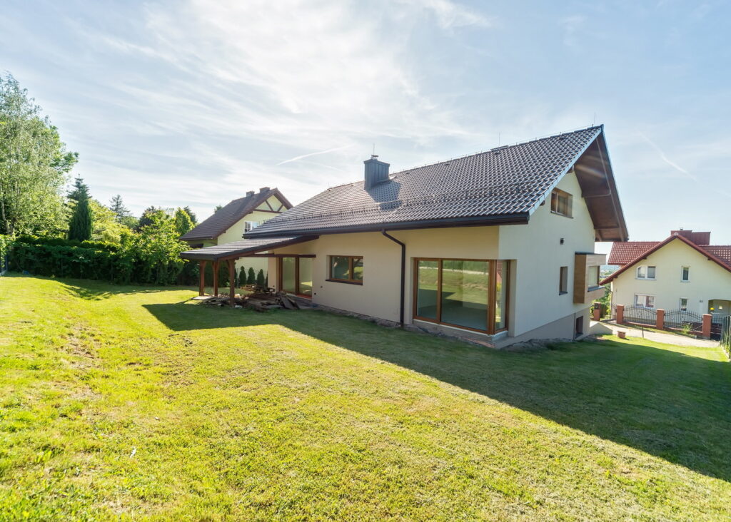 Wyjątkowy, nowy dom na widokowej działce w Kozach - zdjęcie 35