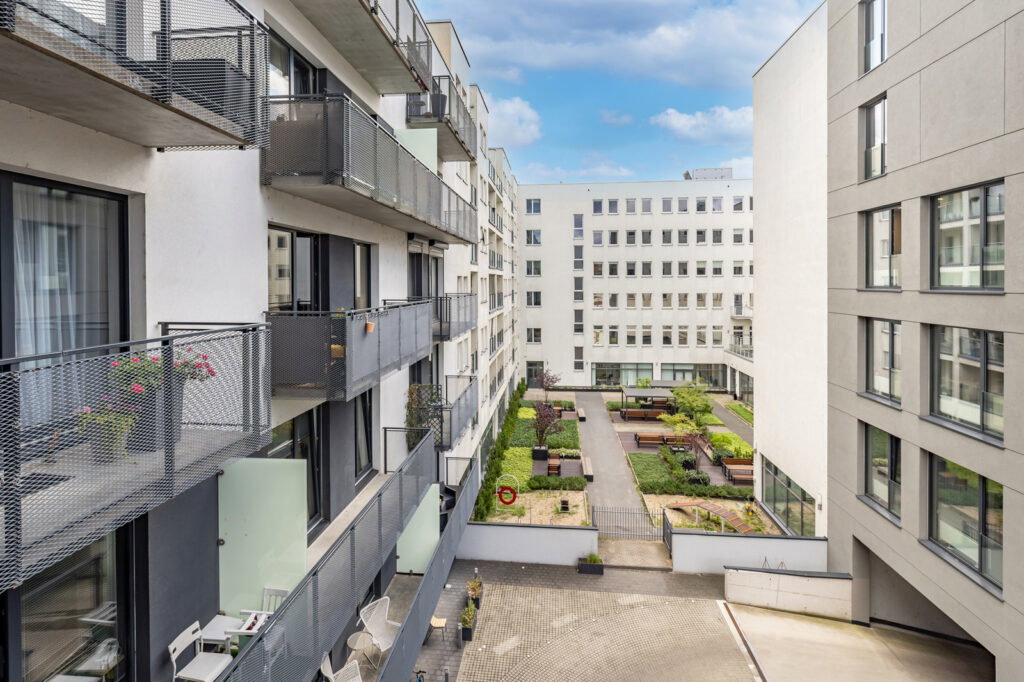 Apartament z widokiem na Ratusz i dwoma balkonami - zdjęcie 16