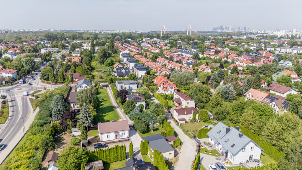 Działka 1415 m2 + dom ok. 90m2 - zdjęcie 1