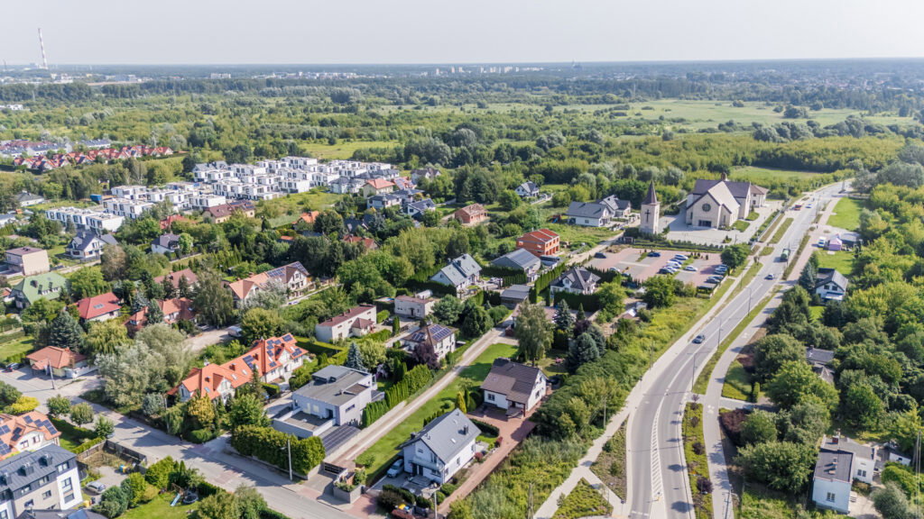 Działka 1415 m2 + dom ok. 90m2 - zdjęcie 6