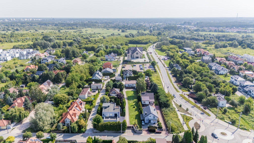 Działka 1415 m2 + dom ok. 90m2 - zdjęcie 8