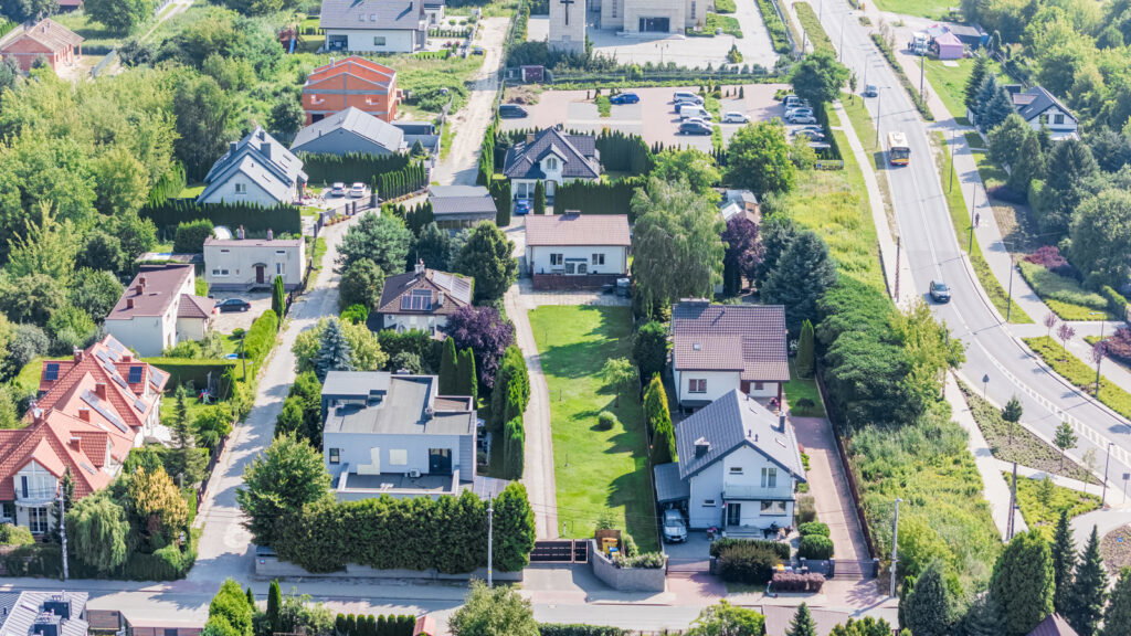 Działka 1415 m2 + dom ok. 90m2 - zdjęcie 10