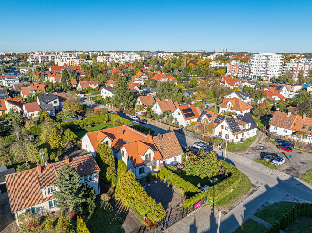 Nowoczesny dom w centrum Elbląga - zdjęcie 24