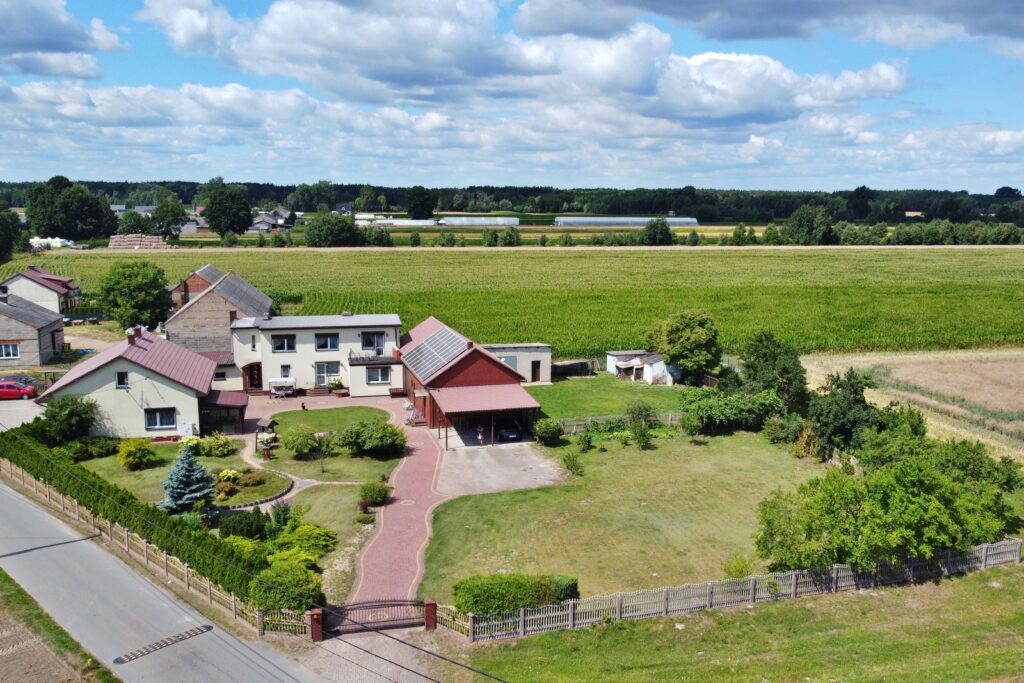 2 domy, pompa ciepła, instalacja pV, lokal – Osiny - zdjęcie 1