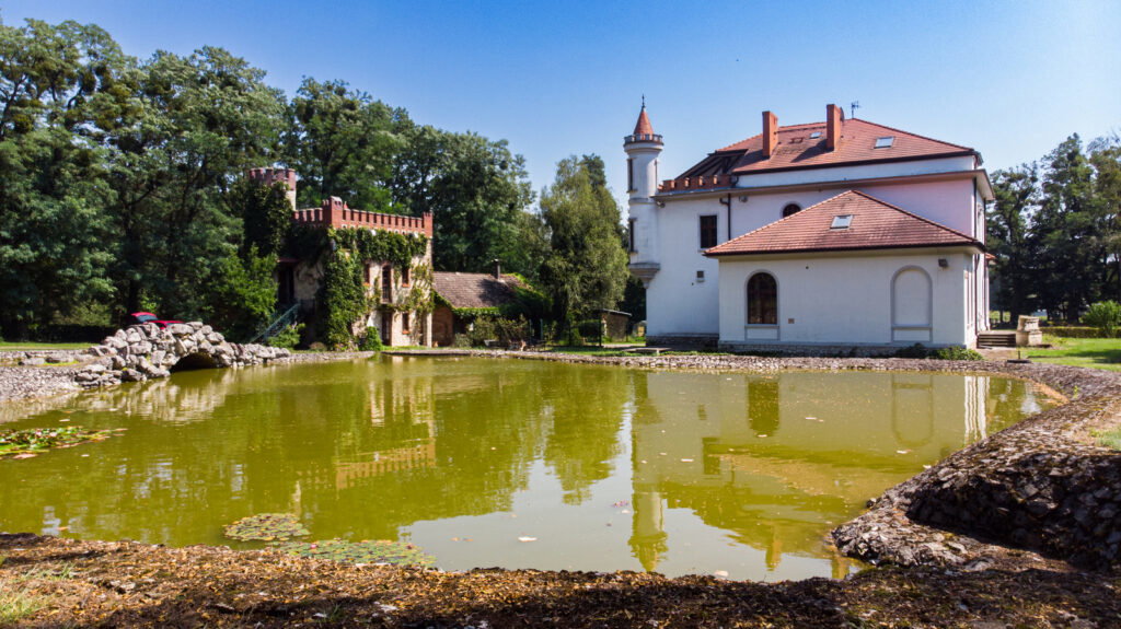 Klimatyczny obiekt hotelowo-restauracyjny - zdjęcie 33