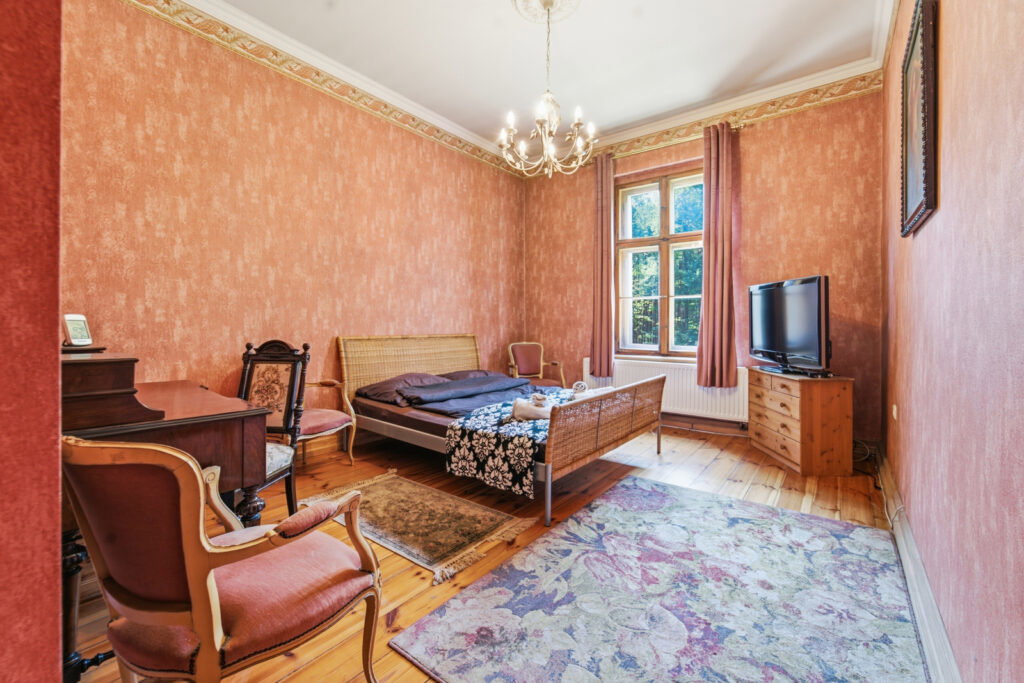 Klimatyczny obiekt hotelowo-restauracyjny - zdjęcie 11