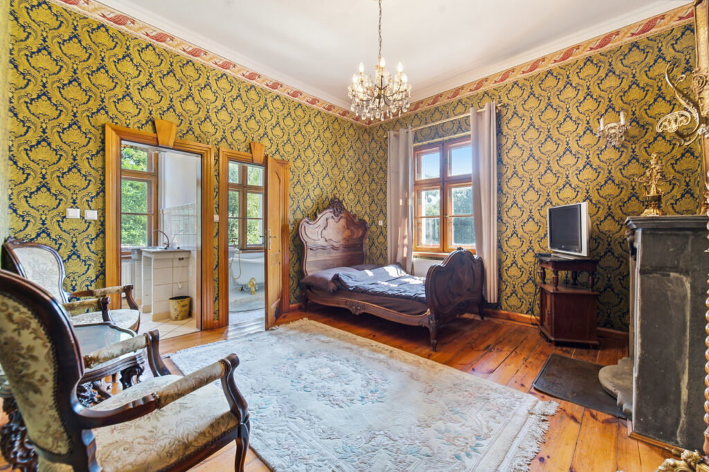 Klimatyczny obiekt hotelowo-restauracyjny - zdjęcie 12