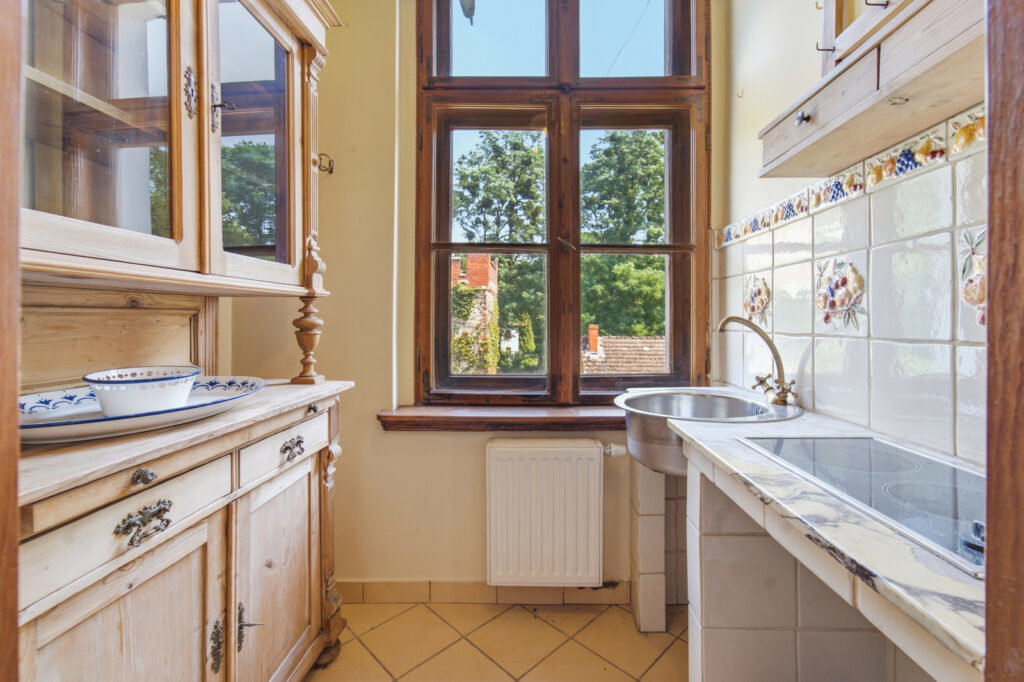 Klimatyczny obiekt hotelowo-restauracyjny - zdjęcie 64