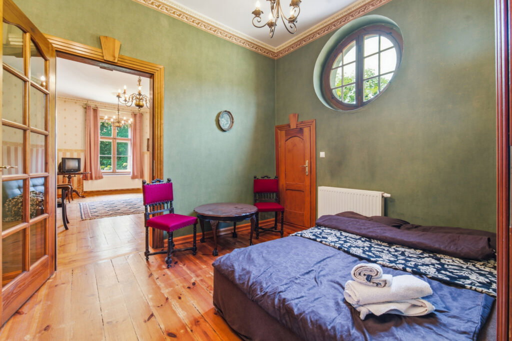 Klimatyczny obiekt hotelowo-restauracyjny - zdjęcie 17